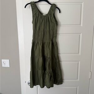 Chic Olive Green Sleeveless Midi Dress